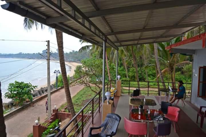Sea View Holiday Home Малван Экстерьер фото